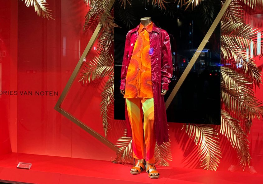 Isetan Menʼs Window Display / Greatest Surfer