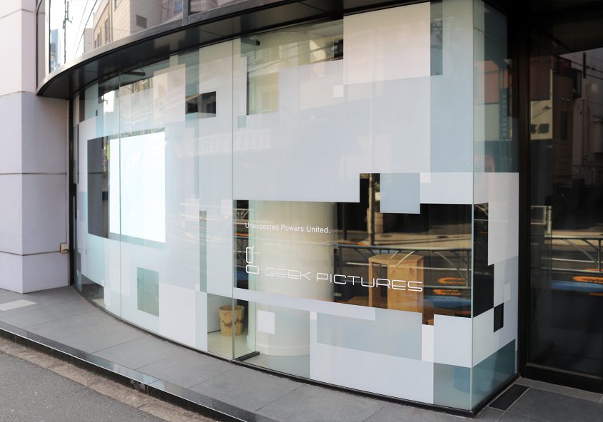 ギークピクチュアズ ウィンドウディスプレイ