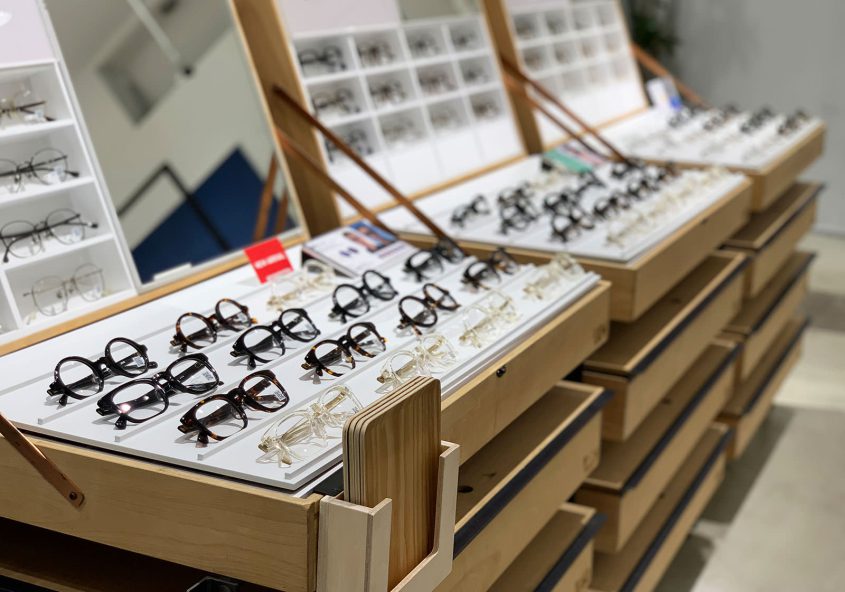 ジンズ VMD 「JINS CLASSIC」