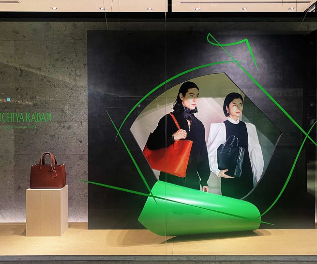 土屋鞄 ウィンドウディスプレイ「春」